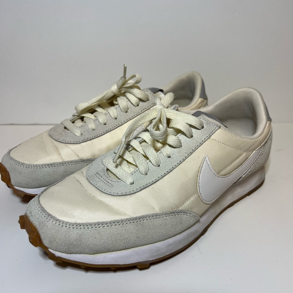 Nike DBreak white/ivory Sneakers with Gum Sole